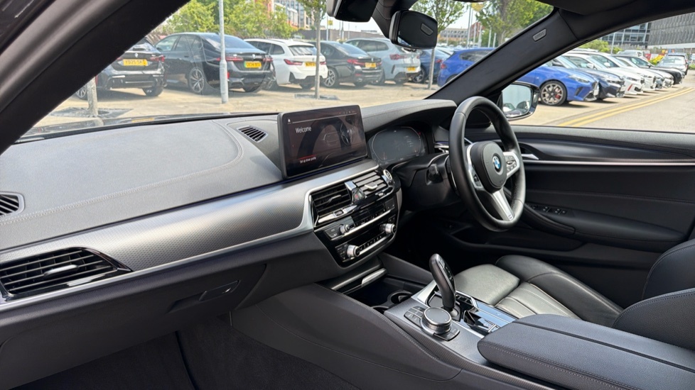 BMW 5 Series 530E M Sport Black #52