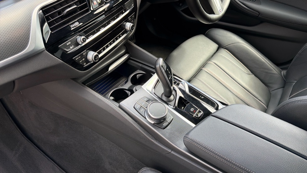 BMW 5 Series 530E M Sport Black #56