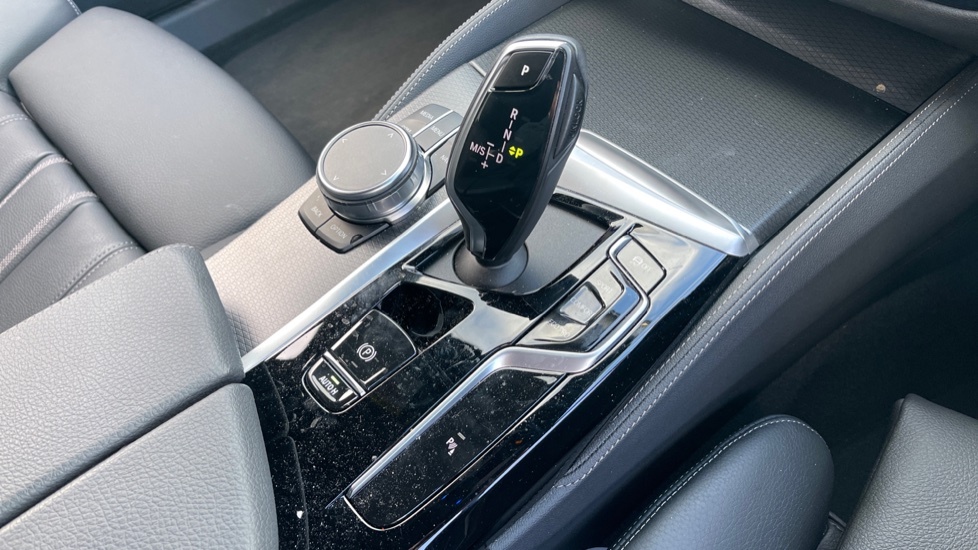BMW 5 Series 530E M Sport Black #10