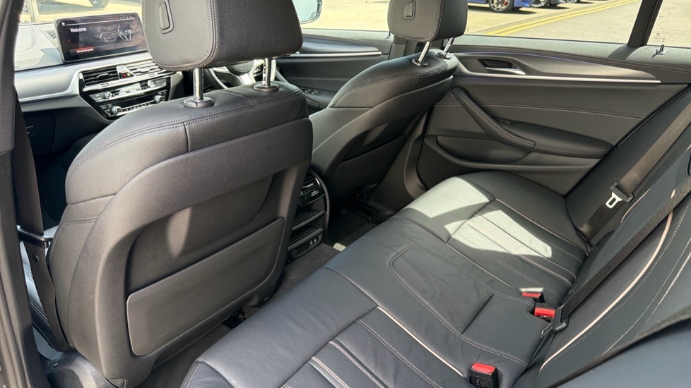 BMW 5 Series 530E M Sport Black #51