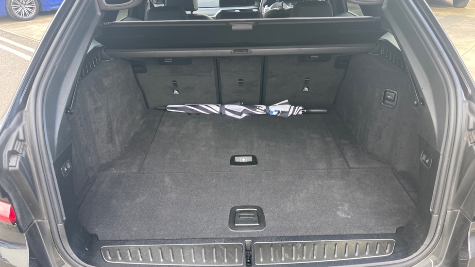 BMW 5 Series 530E M Sport Black #13