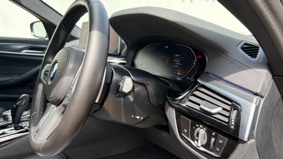 BMW 5 Series 530E M Sport Black #30
