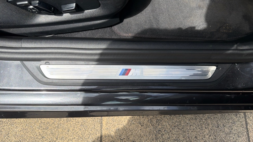 BMW 5 Series 530E M Sport Black #29