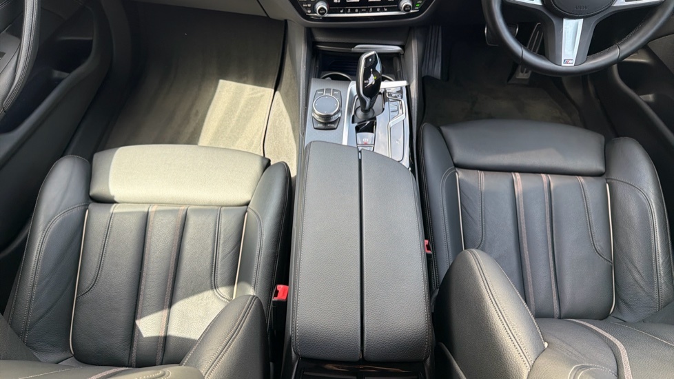 BMW 5 Series 530E M Sport Black #74