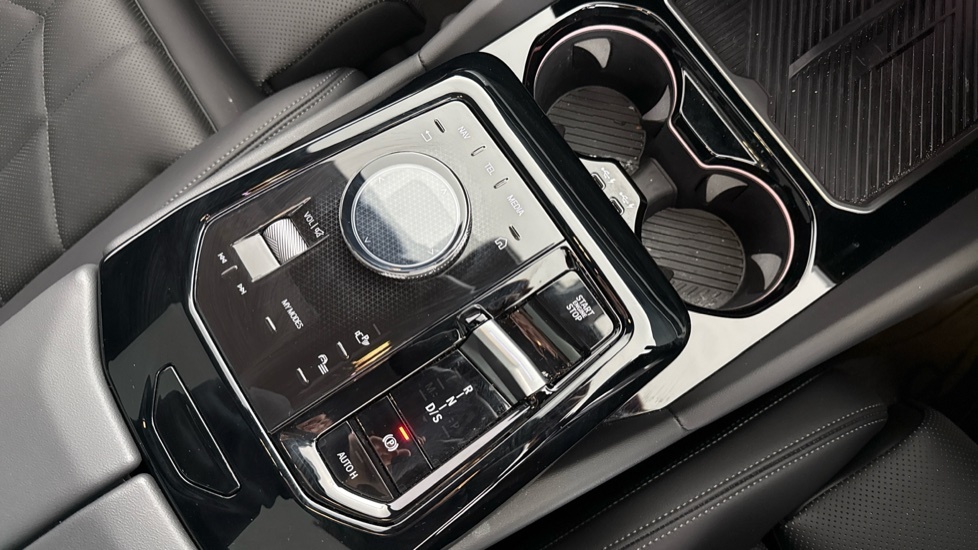 BMW 5 Series 530E M Sport Touring White #10