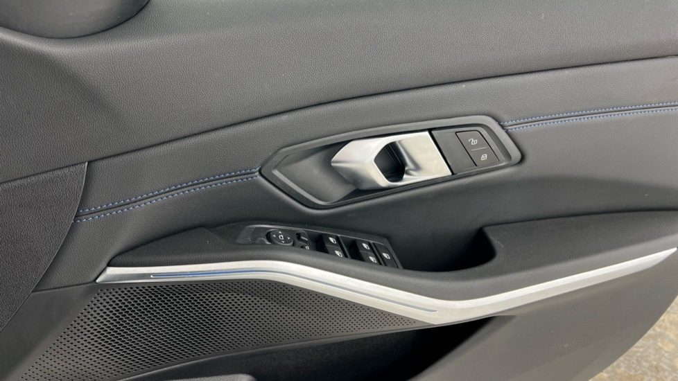 BMW 3 Series M Sport Touring White #20