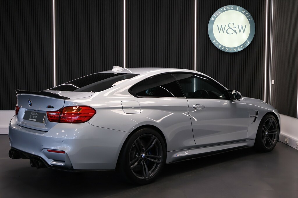 BMW M4 2dr Dct Black #16