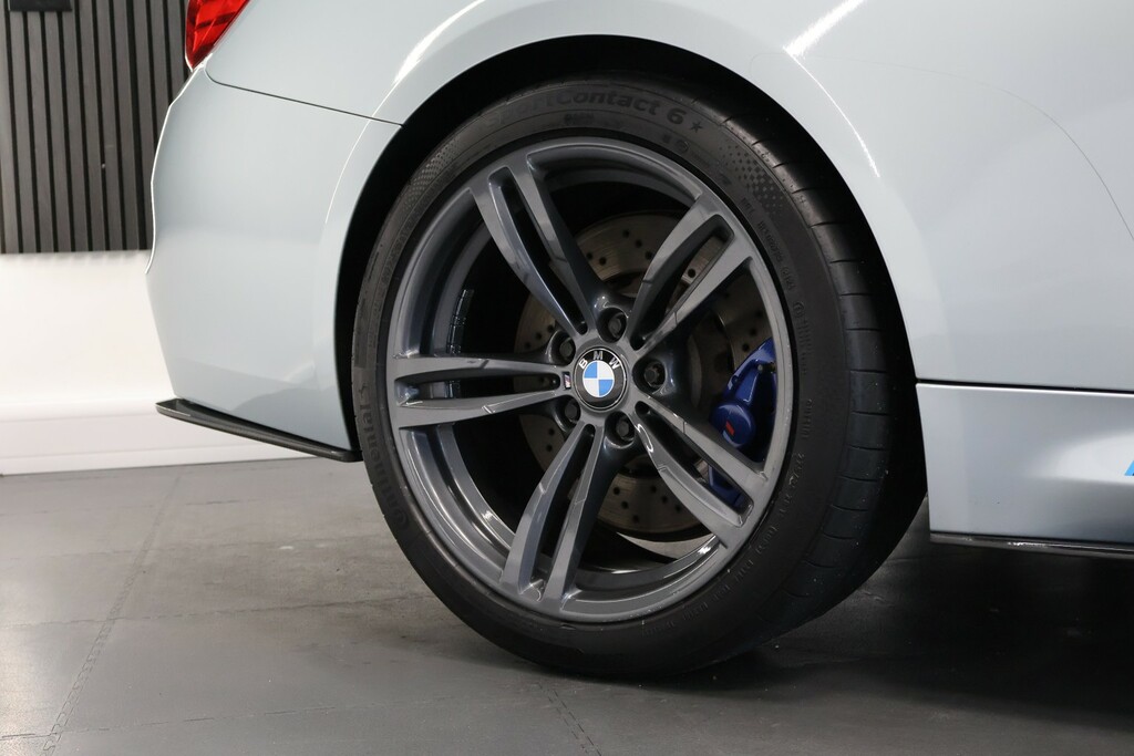 BMW M4 2dr Dct Black #11