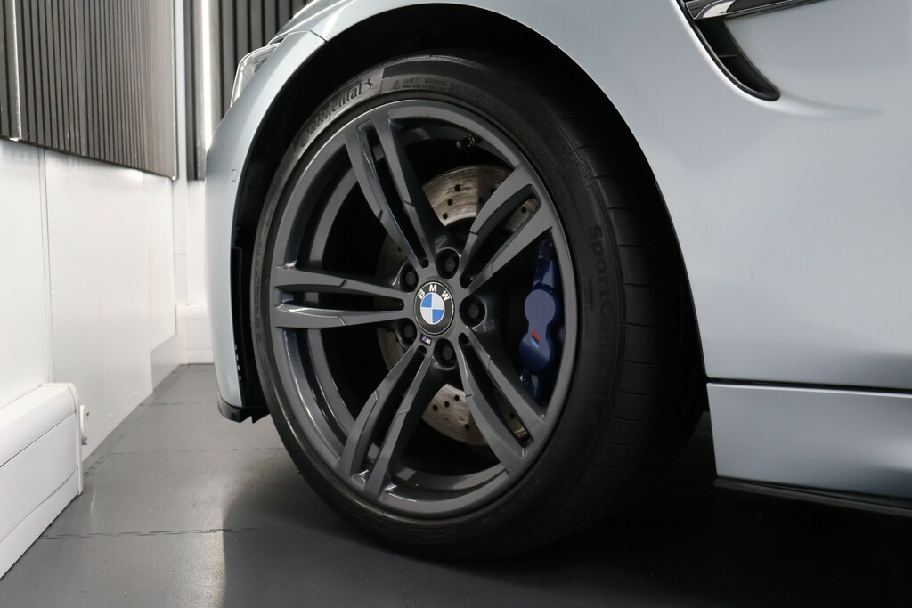 BMW M4 2dr Dct Black #20