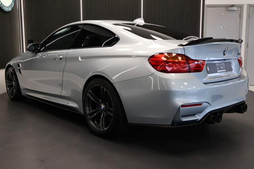 BMW M4 2dr Dct Black #19