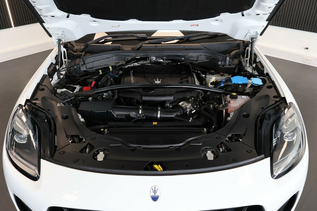 Maserati Grecale Mhev Modena White #5