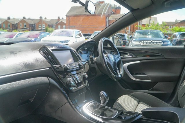 Vauxhall Insignia 2015 1.6 Cdti Sri VX Line Nav Sports Tourer Di LT65AZJ White #4
