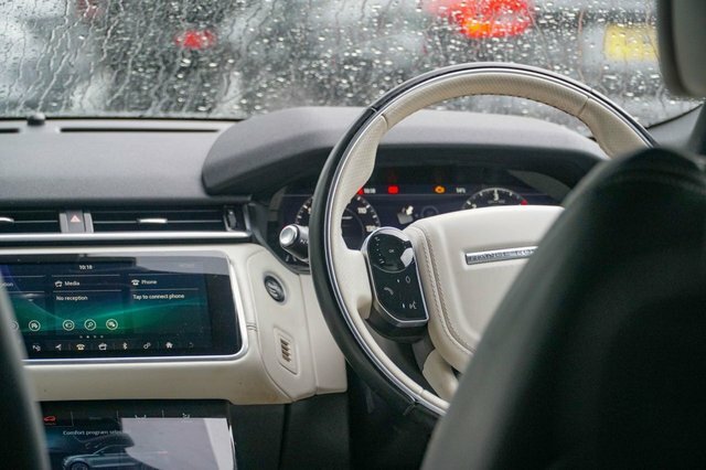 Land Rover Range Rover Velar 2L R-dynamic S White #53
