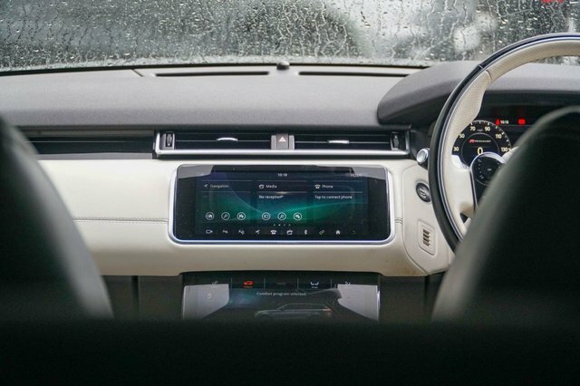 Land Rover Range Rover Velar 2L R-dynamic S White #52