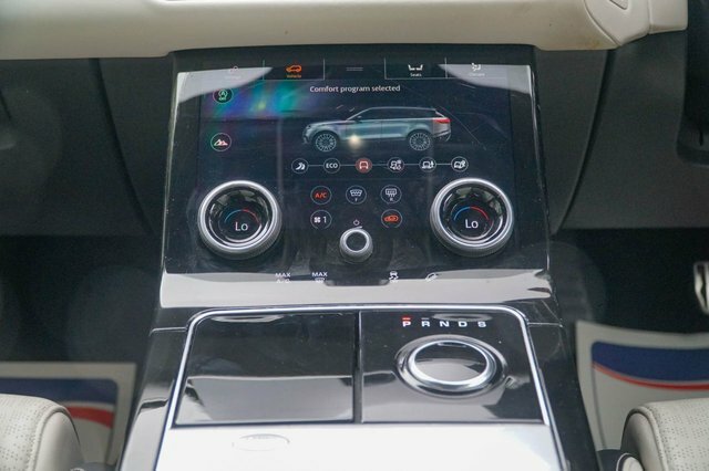 Land Rover Range Rover Velar 2L R-dynamic S White #40