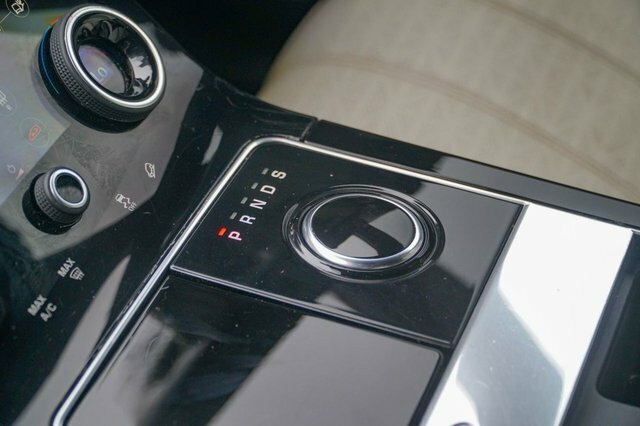 Land Rover Range Rover Velar 2L R-dynamic S White #28