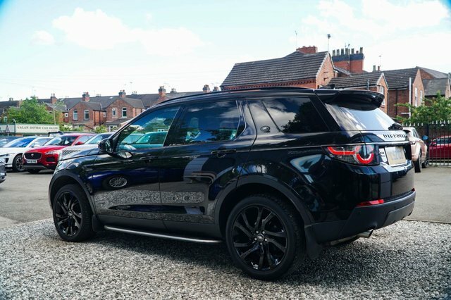 Land Rover Discovery Sport 2018 2.0 Td4 Hse Black Suv 4Wd Eur Black #5