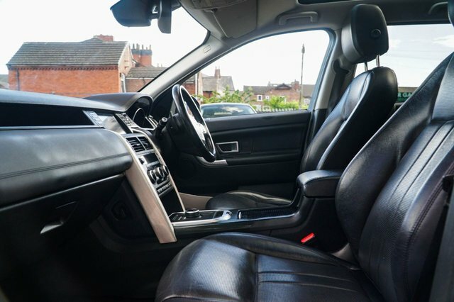 Land Rover Discovery Sport 2018 2.0 Td4 Hse Black Suv 4Wd Eur Black #2