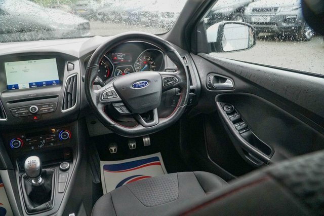 Ford Focus White #41