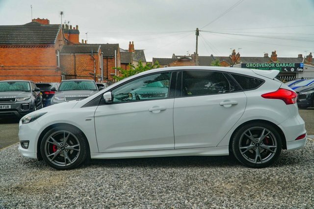 Ford Focus White #19