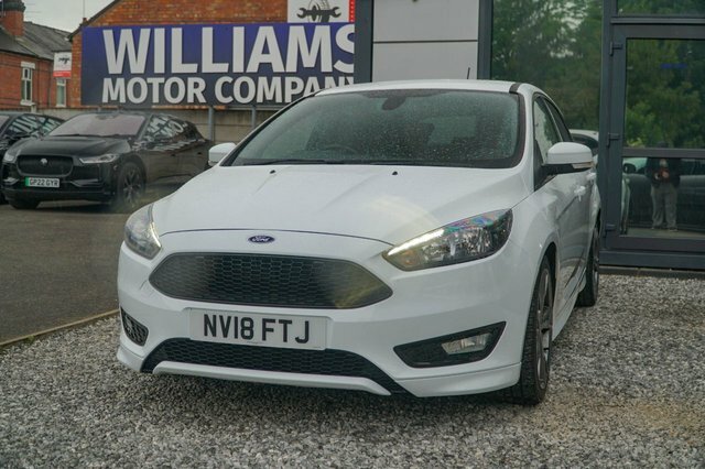 Ford Focus White #17