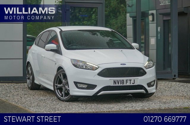 Ford Focus 2018 1.0T Ecoboost St-line X Hatchback White