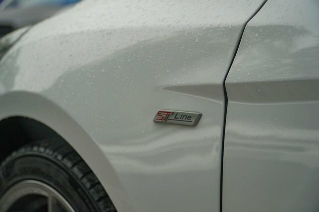 Ford Focus White #21
