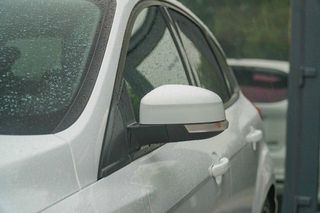Ford Focus White #16