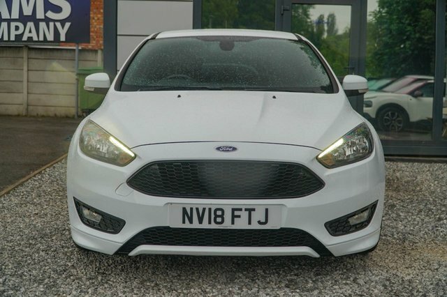 Ford Focus White #12