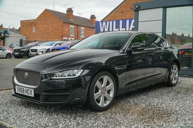 Jaguar XE 2018 2.0D Portfolio Saloon Euro 6 Black #3