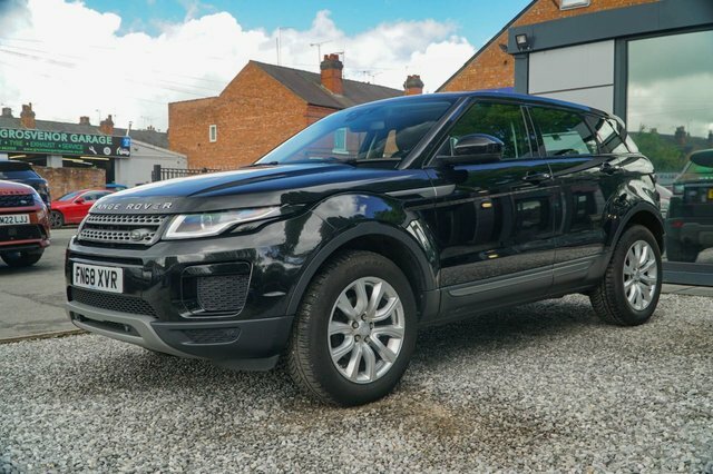 Land Rover Range Rover Evoque 2018 2.0 Ed4 Se Suv Fwd Euro 6 FN68XVR Black #3