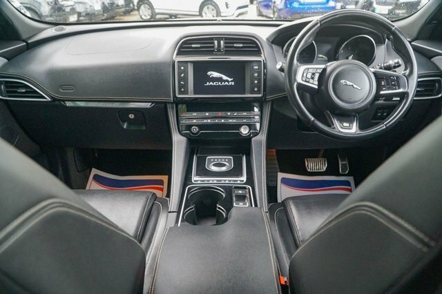 Jaguar F-Pace 2017 2.0 D180 R-sport Suv Awd Euro Grey #4