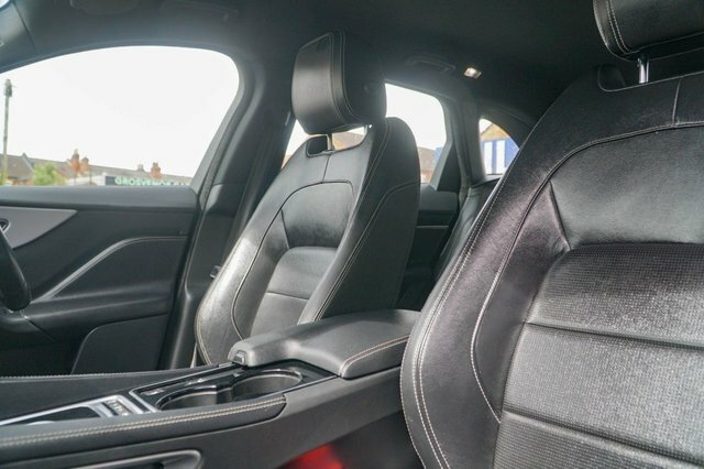 Jaguar F-Pace 2.0L Prestige 178 Bhp Blue #45