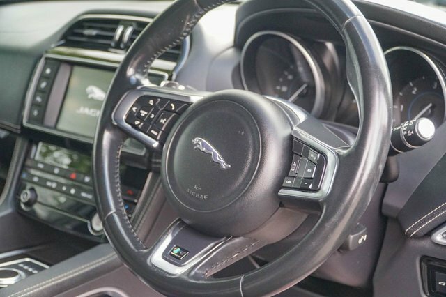 Jaguar F-Pace 2.0L Prestige 178 Bhp Blue #12