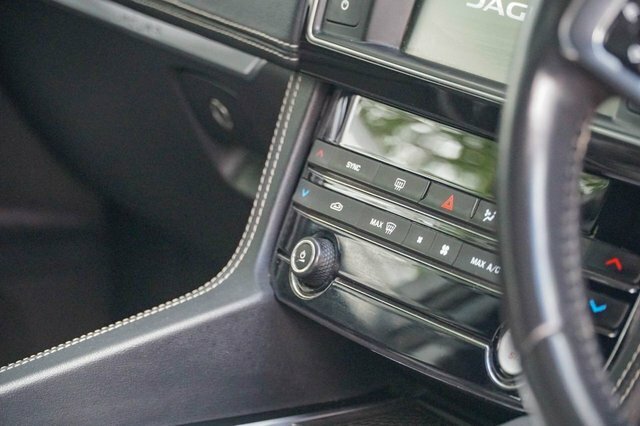 Jaguar F-Pace 2.0L Prestige 178 Bhp Blue #11