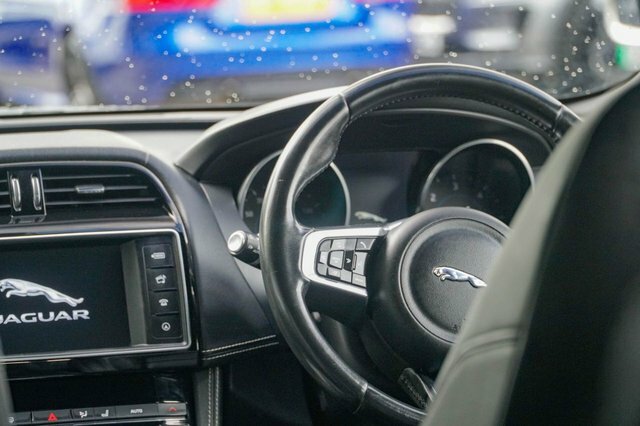 Jaguar F-Pace 2.0L Prestige 178 Bhp Blue #22