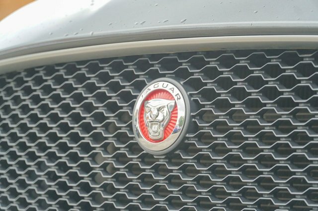 Jaguar F-Pace 2.0L Prestige 178 Bhp Blue #59
