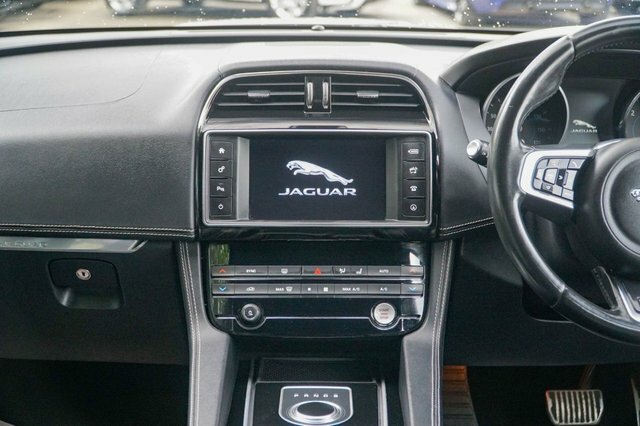 Jaguar F-Pace 2.0L Prestige 178 Bhp Blue #39