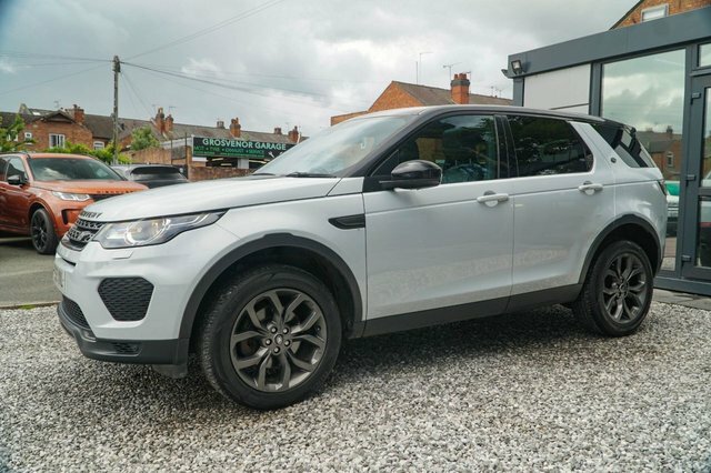 Land Rover Discovery Sport 2018 2.0 Td4 Landmark Suv 4Wd Euro YE68WNL White #3