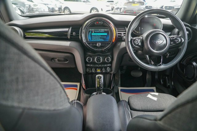 Mini Electric 2020 Cooper Se 32.6Kwh Level 2 Hatchback Elect Black #2