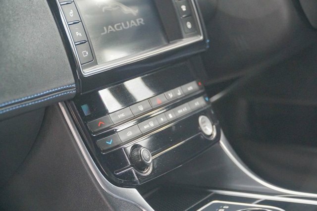Jaguar XE 2.0D Portfolio Blue #43