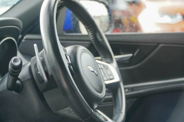 Jaguar XE 2.0D Portfolio Blue #45