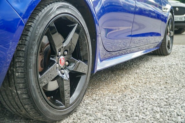 Jaguar XE 2.0D Portfolio Blue #15