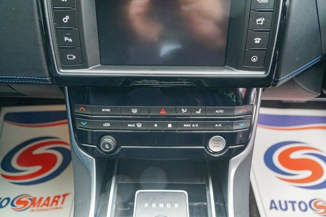 Jaguar XE 2.0D Portfolio Blue #8
