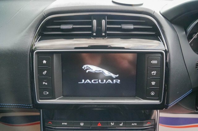 Jaguar XE 2.0D Portfolio Blue #9