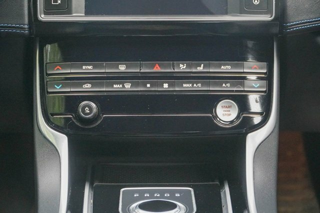Jaguar XE 2.0D Portfolio Blue #29