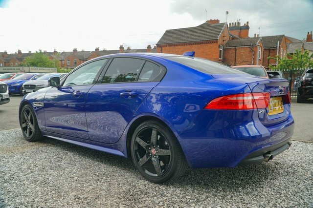 Jaguar XE 2.0D Portfolio Blue #25