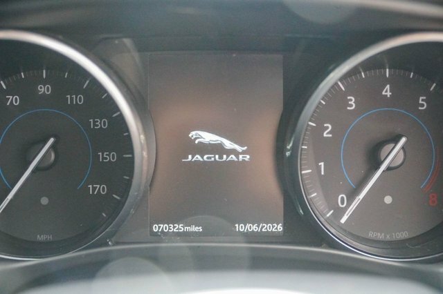 Jaguar XE 2.0D Portfolio Blue #10
