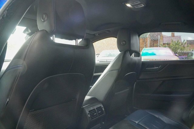 Jaguar XE 2.0D Portfolio Blue #35