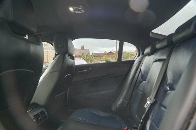 Jaguar XE 2.0D Portfolio Blue #37
